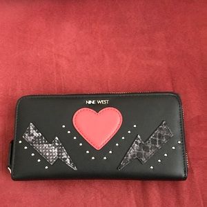 Brand new in package 🎉 Nine West Wallet